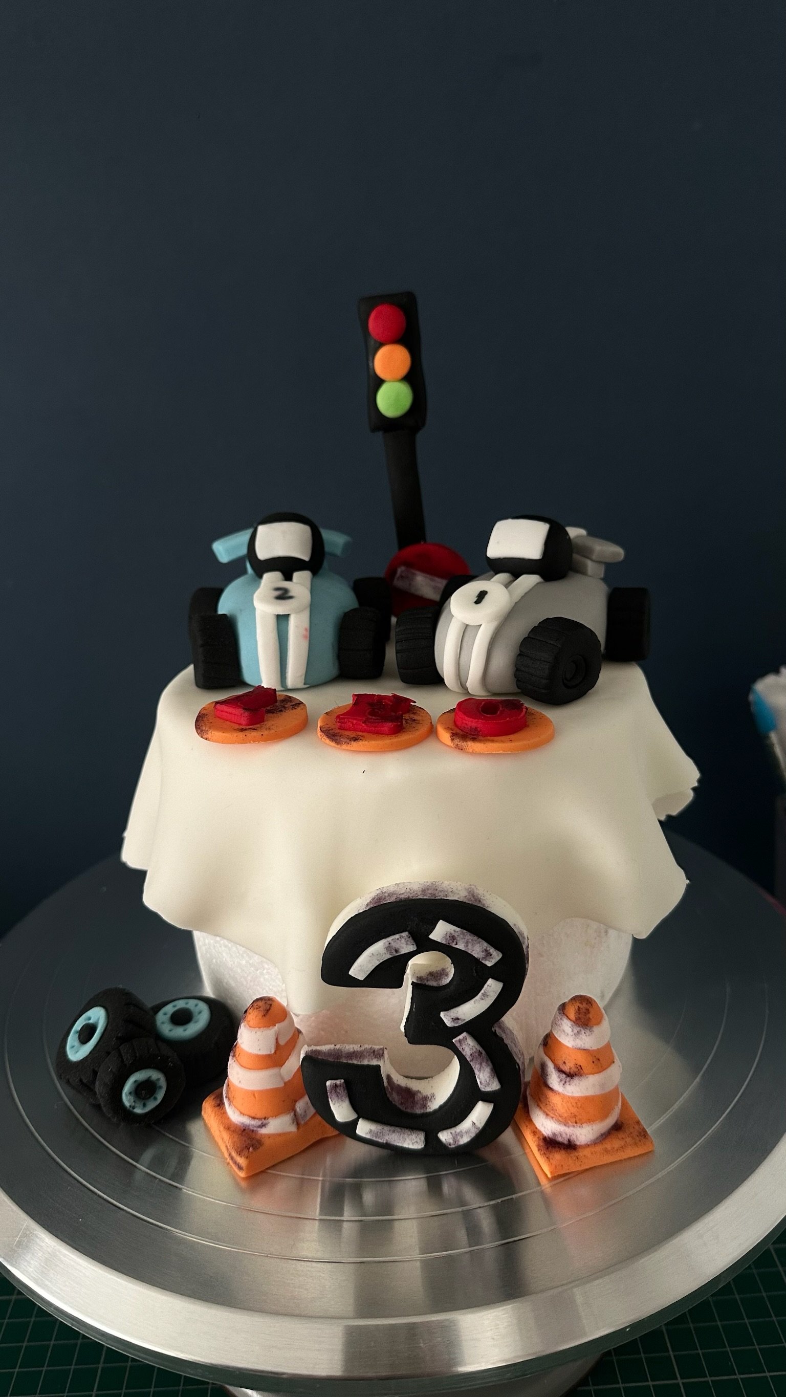 EDIBLE handmade Racing cars cake topper set.